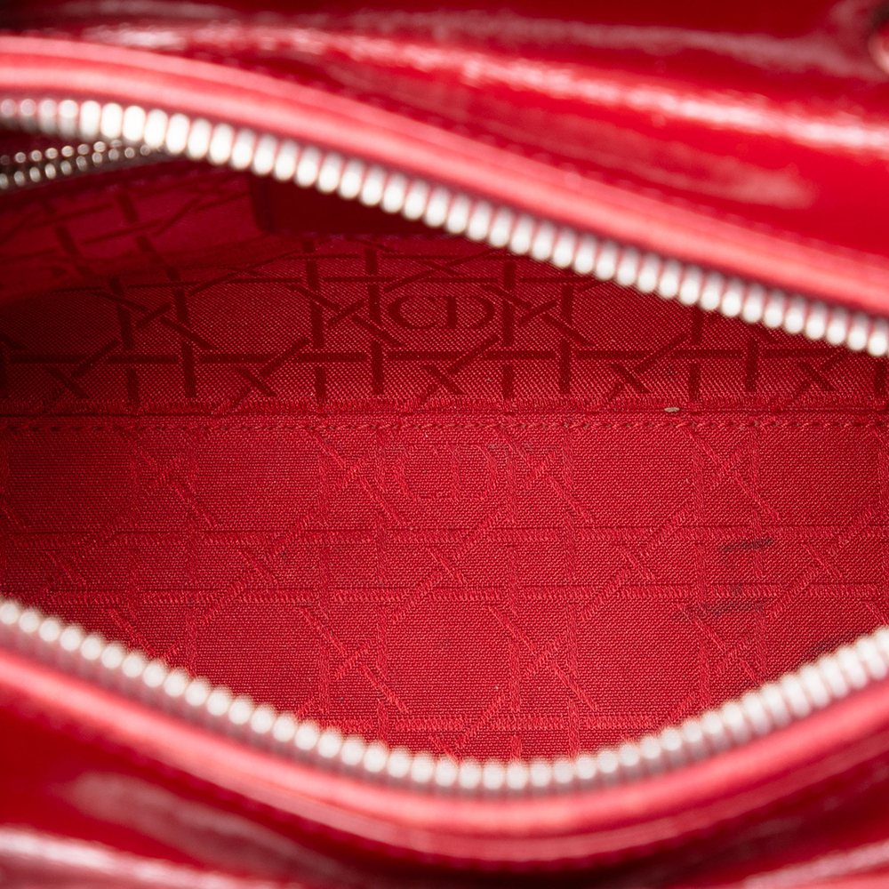 Pre-Loved Dior Medium Patent Cannage Lady Dior - Picture 4 of 7